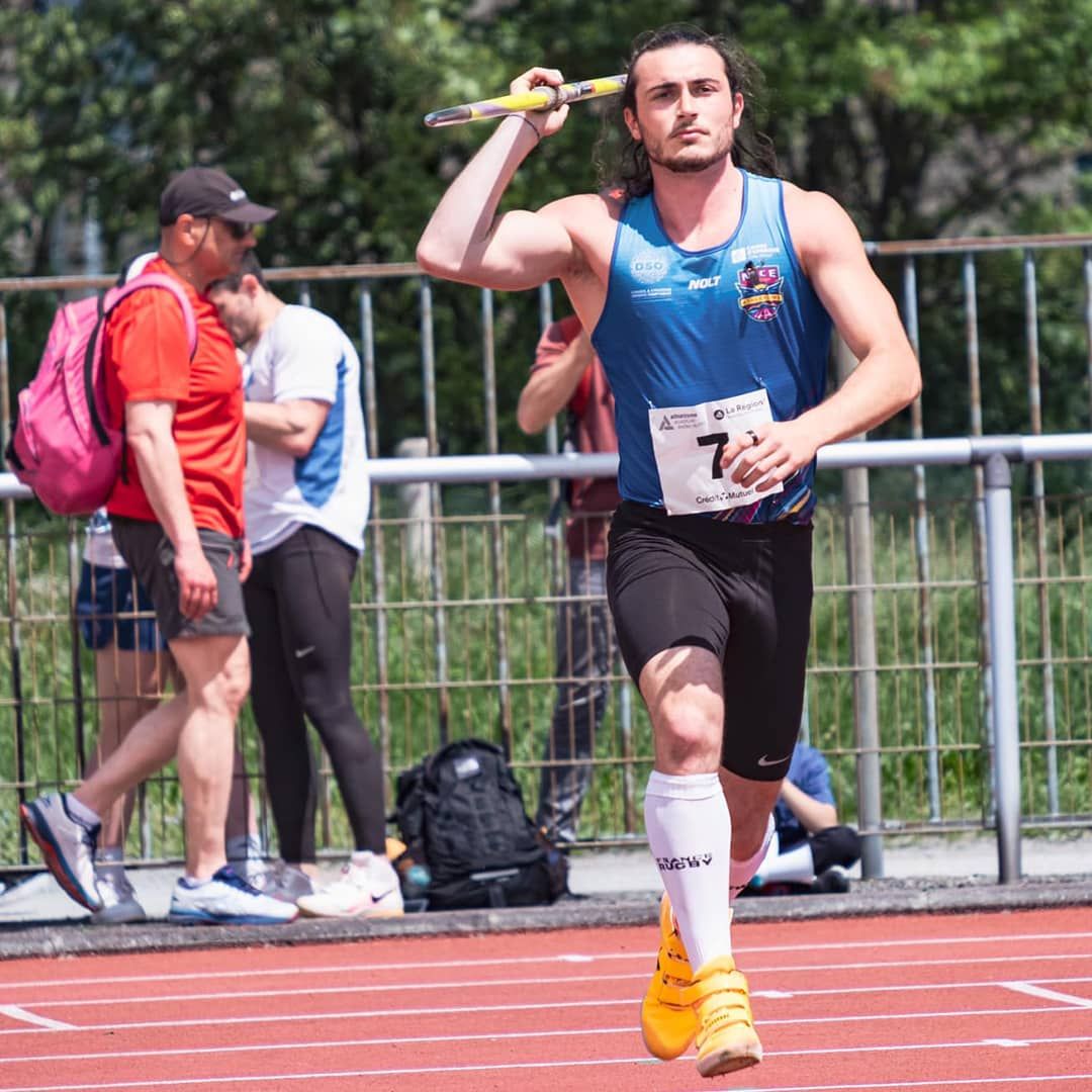 Verfeinere dein Leichtathletik-Trikot
