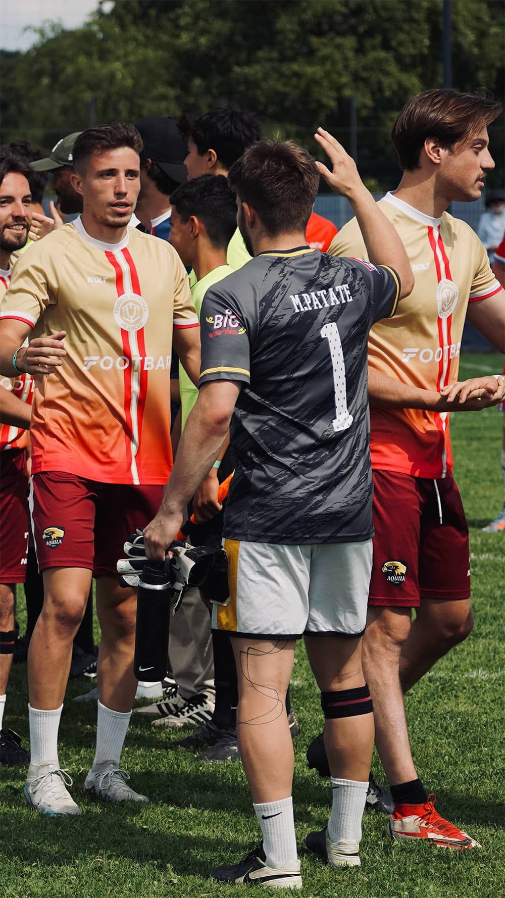 Auf der Suche nach einem einzigartigen und stylischen Fußball-Hintergrundbild? Hier bist du richtig!